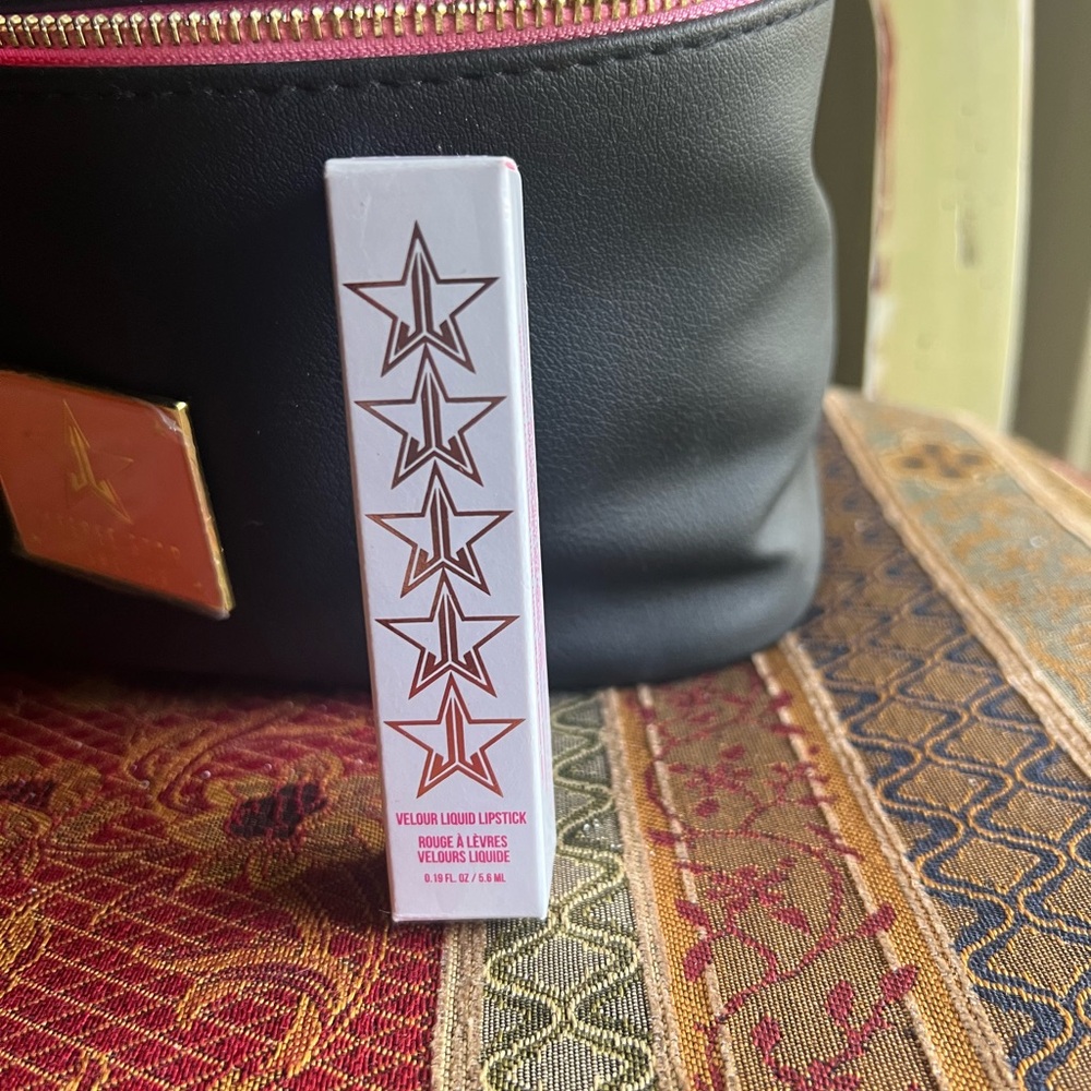 Jeffree Star LIMITED EDITION Velour Liquid Lipstick in Ho(e) Ho(e) Ho(e)